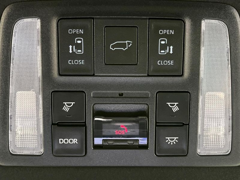 2023 Toyota Voxy 6AA-ZWR90W (UW-6a92502438c51)[6]