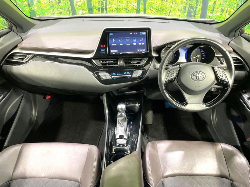 2017 Toyota C-HR DAA-ZYX10 (UW-6a925031043f8)[17]