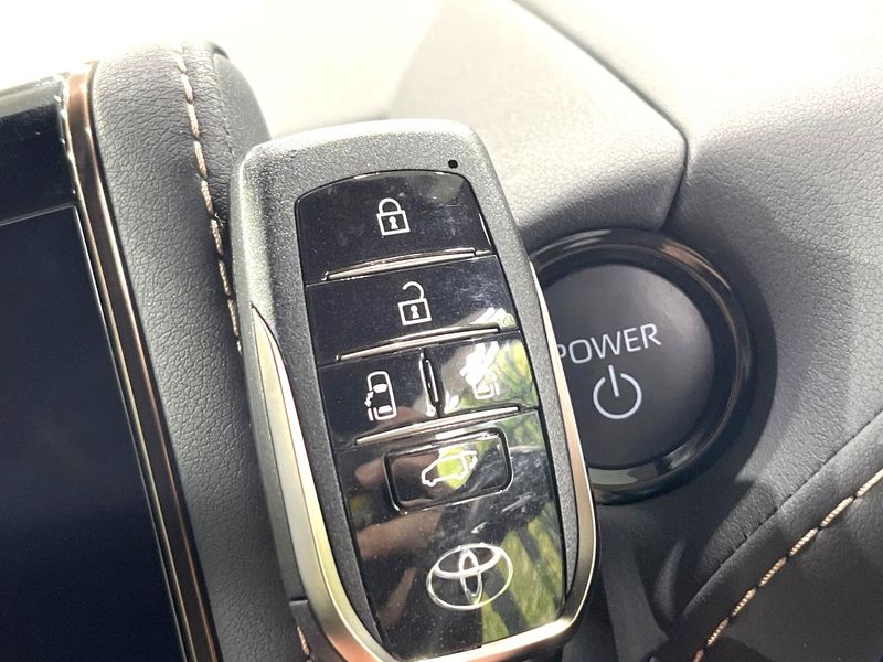 2024 Toyota Vellfire Hybrid 6AA-AAHH45W (UW-6a939d9a8273c)[18]