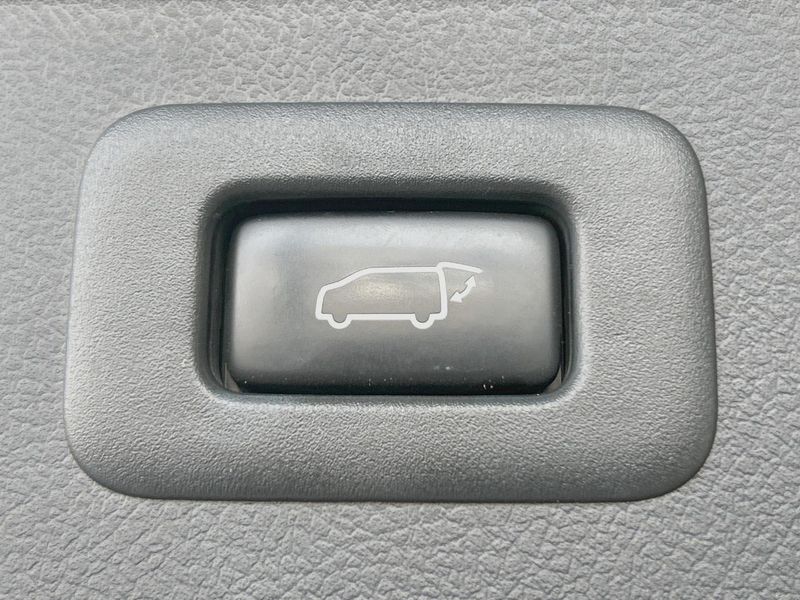2020 Toyota Alphard 3BA-AGH30W (UW-6a939db7432fb)[17]