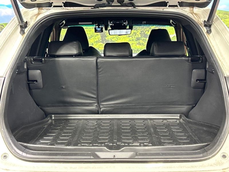 2022 Toyota Harrier Hybrid 6AA-AXUH80 (UW-6a939ddf15d1f)[28]