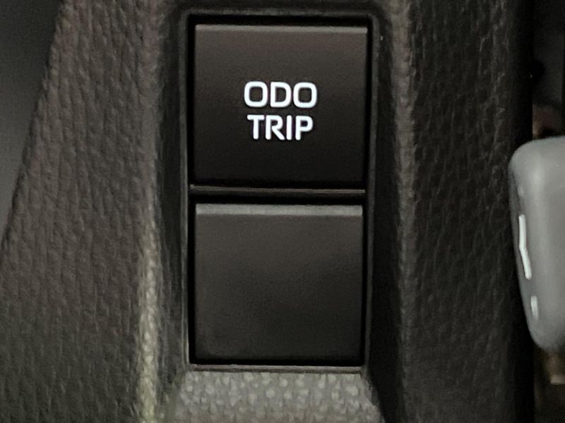 2023 Toyota Harrier Hybrid 6AA-AXUH85 (UW-6a939de95bf0a)[21]