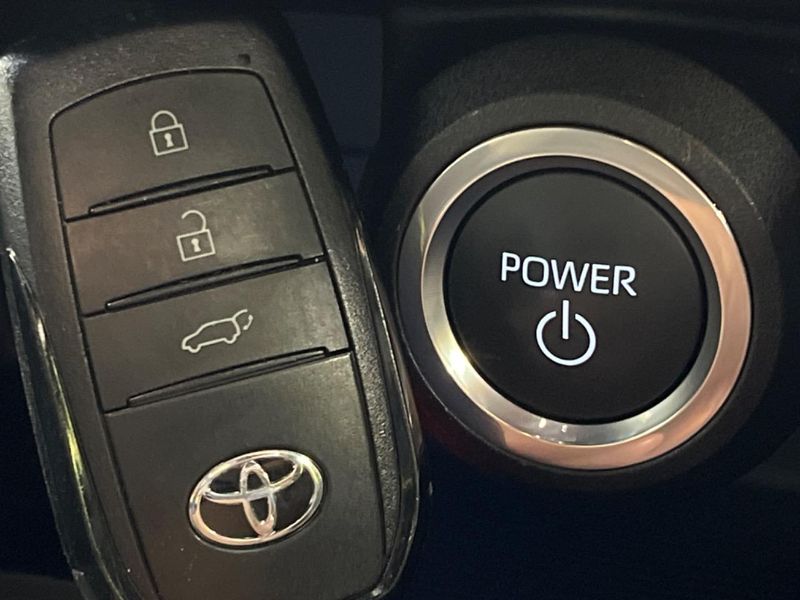2023 Toyota Harrier Hybrid 6AA-AXUH85 (UW-6a939de95bf0a)[16]