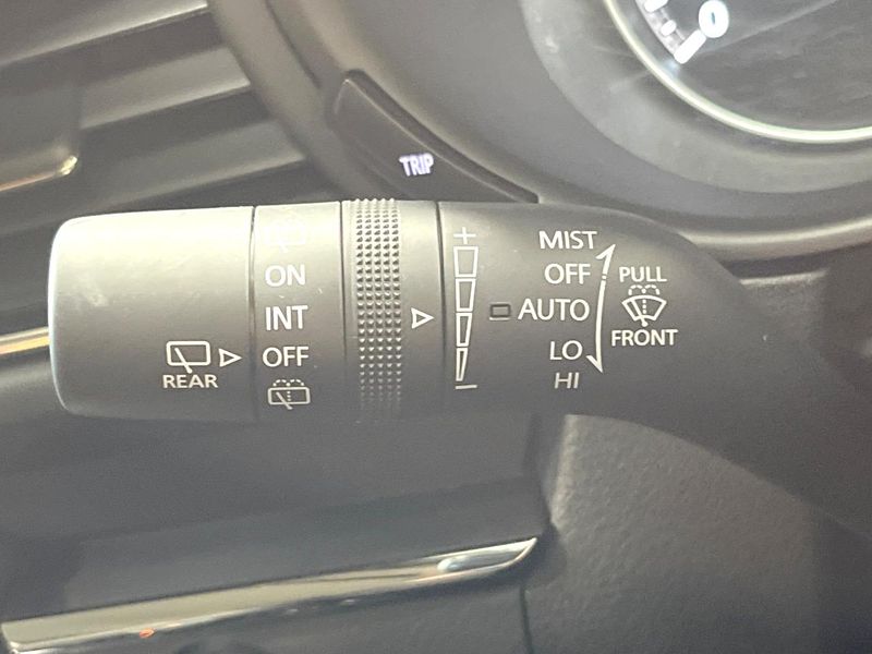 2022 Mazda CX-30 5AA-DMEJ3P (UW-6a939e51a5ca4)[29]