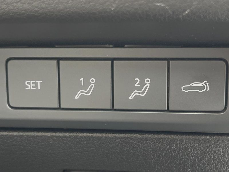 2020 Mazda CX-30 5BA-DMEP (UW-6a939e53405bd)[5]