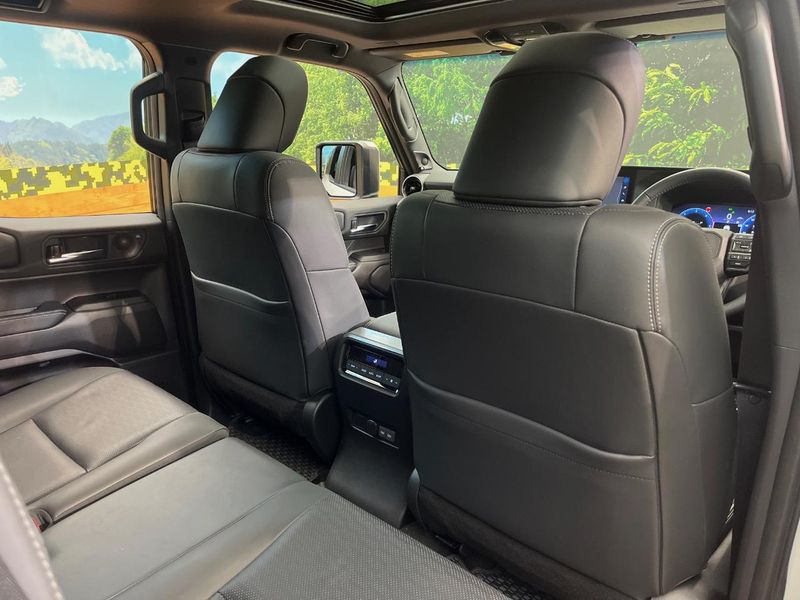 2024 Toyota Land Cruiser 250 3DA-GDJ250W (UW-6a939e7e0aeb9)[28]