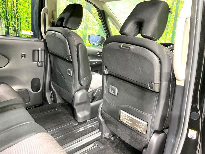2016 Nissan Serena DAA-GFC27 (UW-6a939e82b79c3)[20]