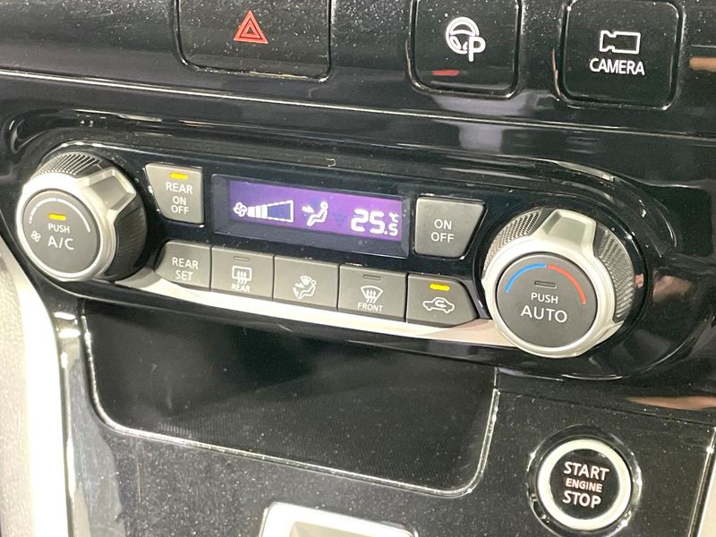 2016 Nissan Serena DAA-GFC27 (UW-6a939e82b79c3)[26]