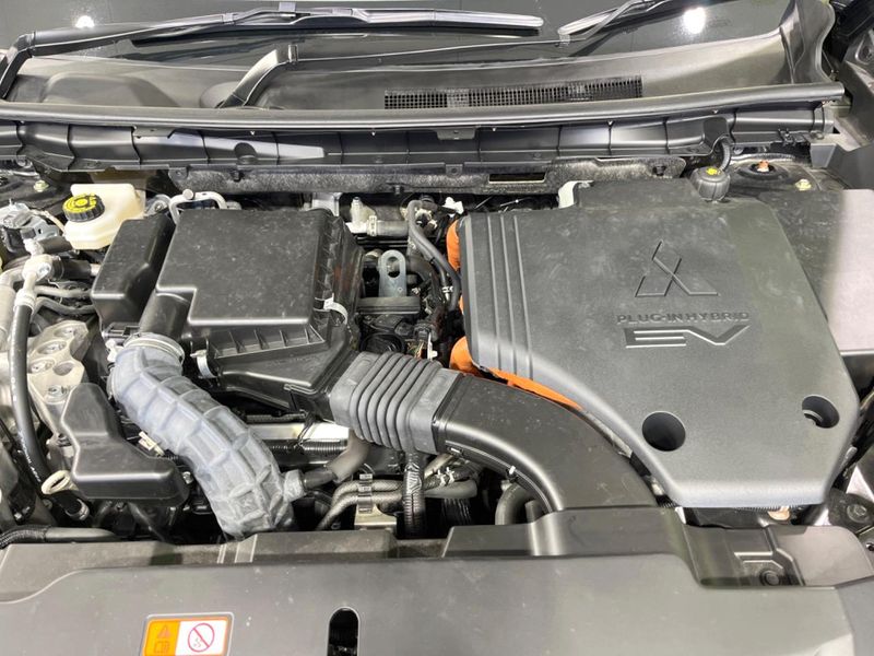 2022 Mitsubishi OUTLANDER PHEV 5LA-GN0W (UW-6a939e984753c)[4]