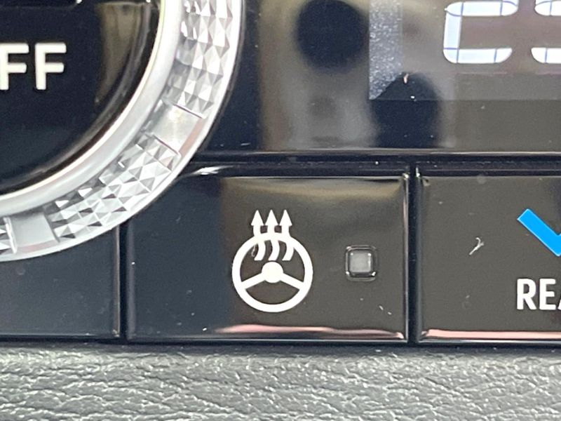 2022 Mitsubishi OUTLANDER PHEV 5LA-GN0W (UW-6a939e984753c)[19]