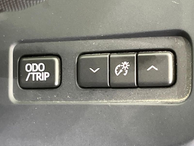 2013 Toyota Crown DBA-GRS211 (UW-6a939ea65a17c)[20]