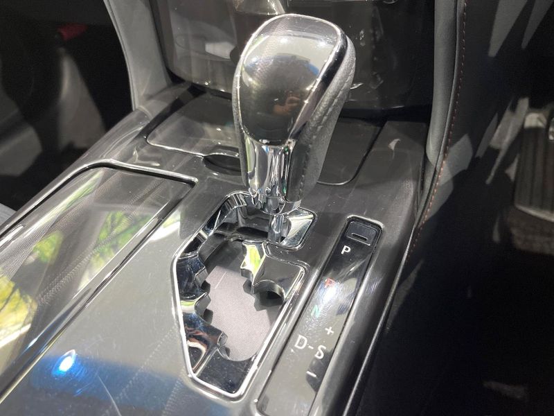 2013 Toyota Crown DBA-GRS211 (UW-6a939ea65a17c)[25]