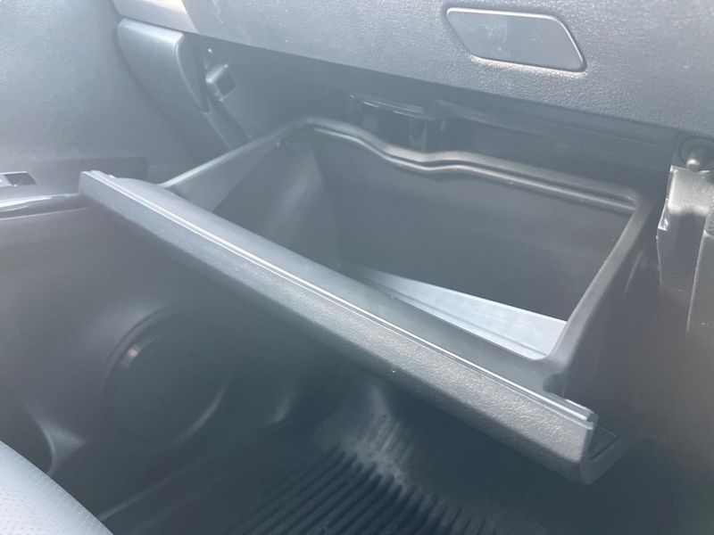 2023 Toyota Hilux 3DF-GUN125 (UW-6a939eb5a1980)[21]