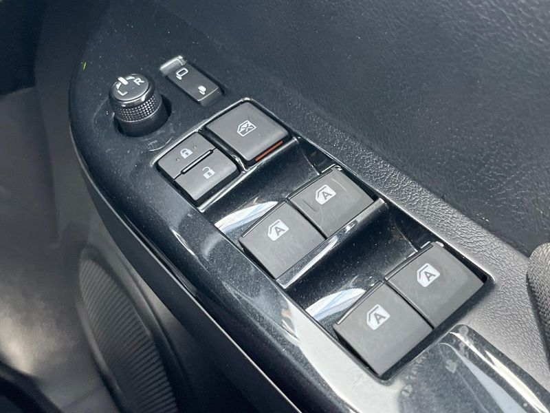 2023 Toyota Hilux 3DF-GUN125 (UW-6a939eb5a1980)[11]