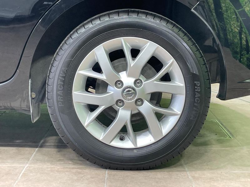 2017 Nissan Note DAA-HE12 (UW-6a939ec342c63)[12]