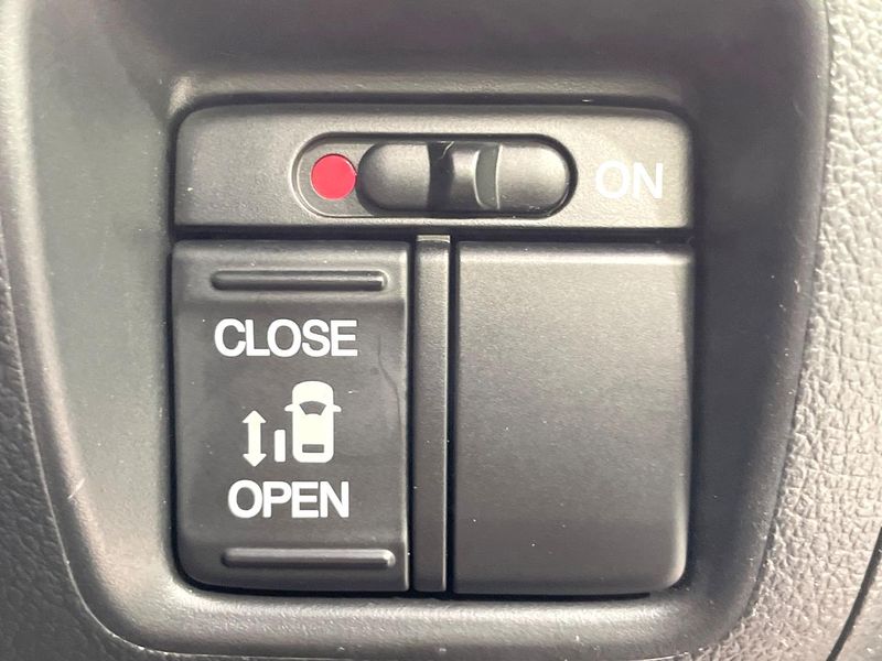 2015 Honda N-BOX CUSTOM DBA-JF1 (UW-6a939efb1baf4)[22]
