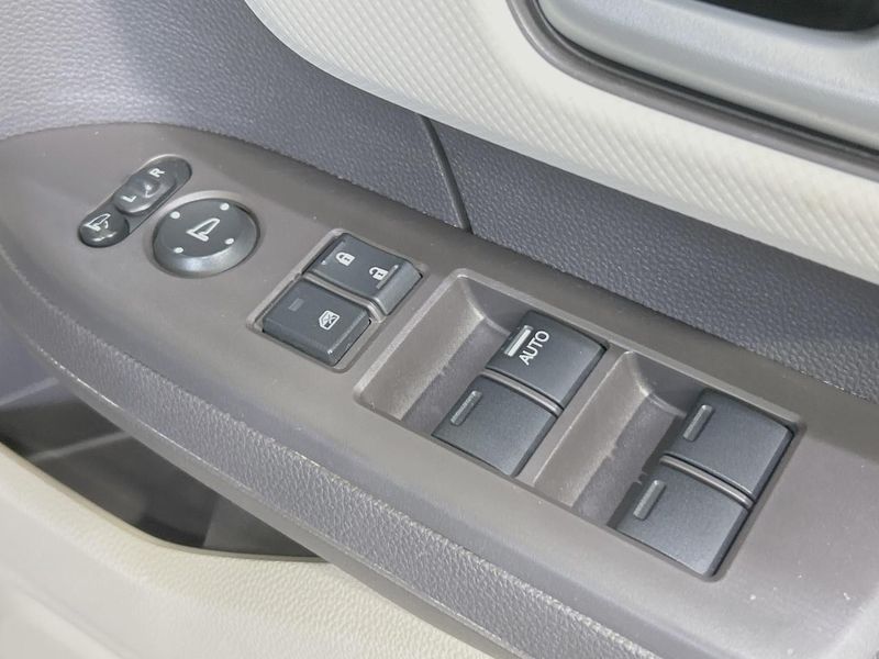 2018 Honda N-BOX DBA-JF3 (UW-6a939f086f485)[17]