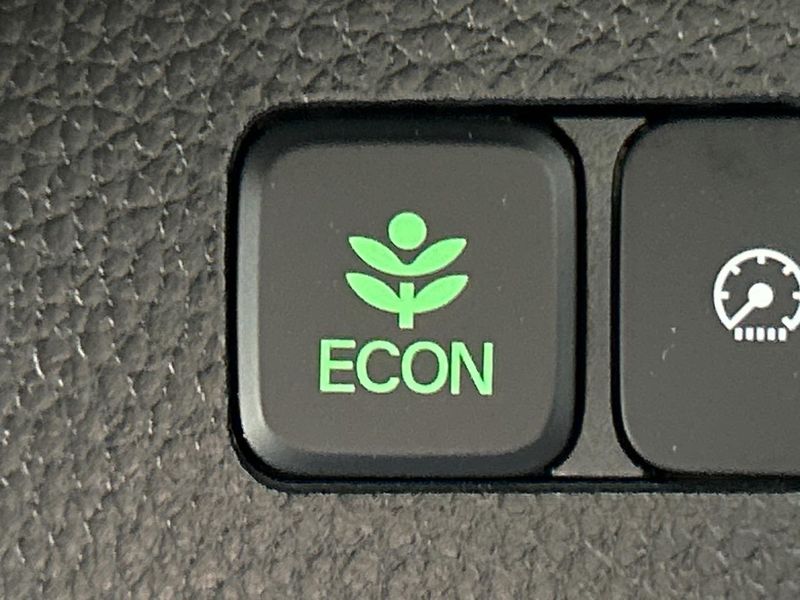 2021 Honda N-BOX CUSTOM 6BA-JF3 (UW-6a939f1b0040c)[12]