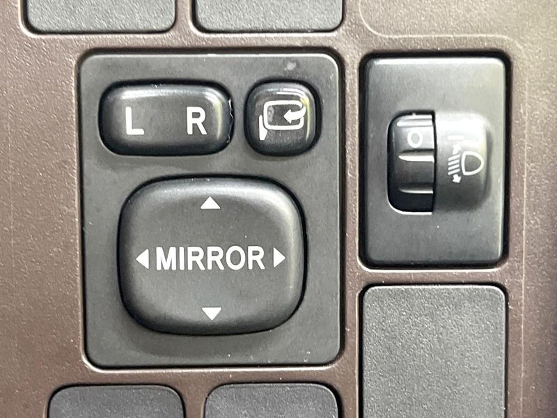 2013 Toyota Passo DBA-KGC30 (UW-6a939f6559b43)[12]