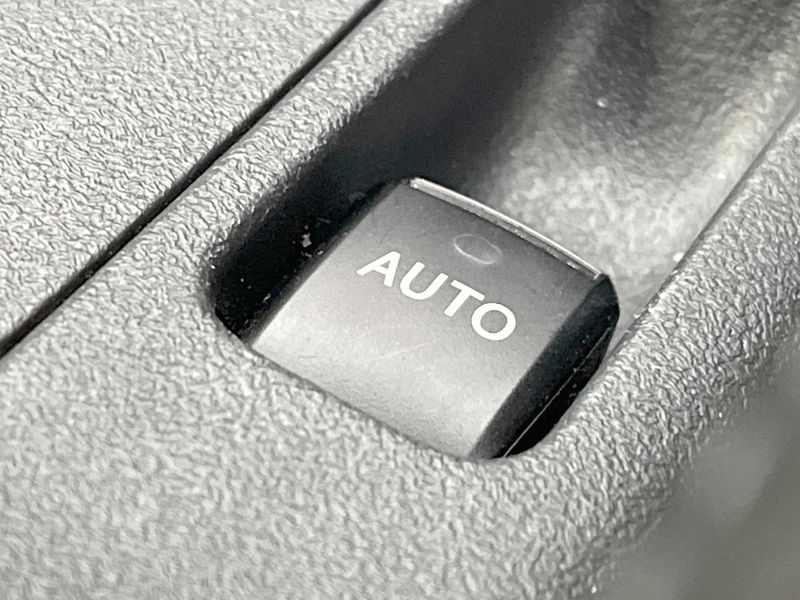 2019 Toyota Copen 3BA-LA400A (UW-6a939f8bee9db)[29]