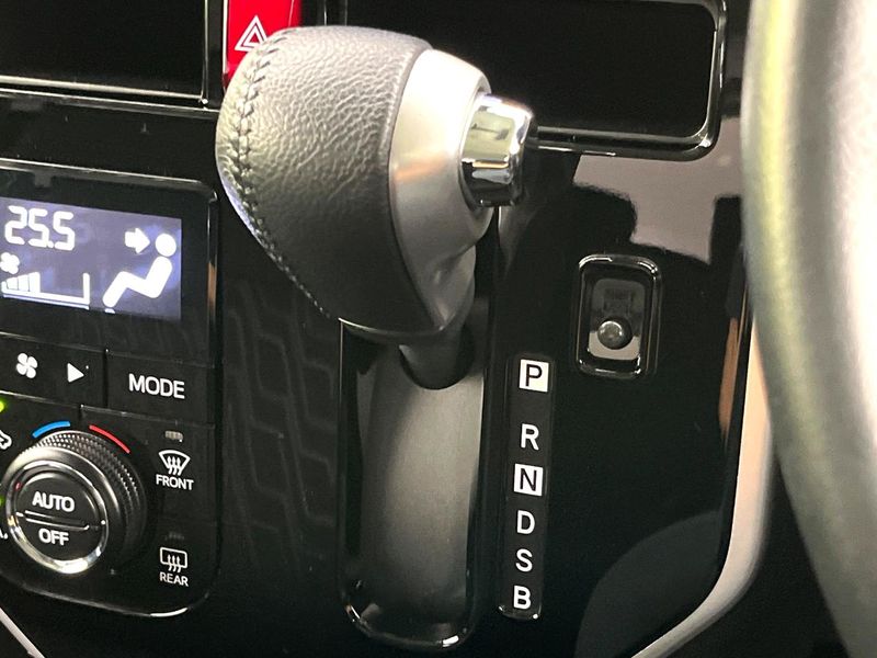 2018 Toyota Roomy DBA-M900A (UW-6a939fcbc8488)[20]