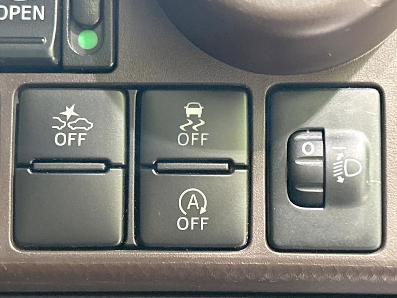 2018 Toyota Roomy DBA-M900A (UW-6a939fcbe2f29)[18]
