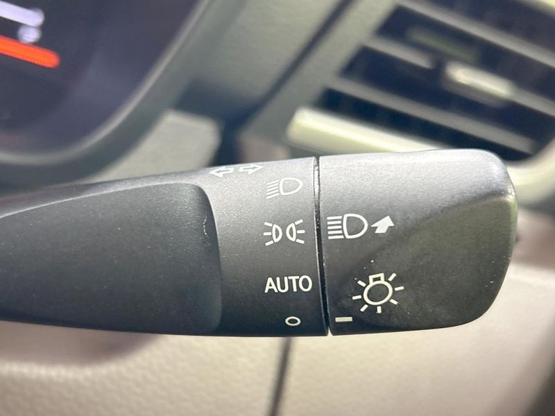 2018 Toyota Roomy DBA-M900A (UW-6a939fcbe2f29)[28]