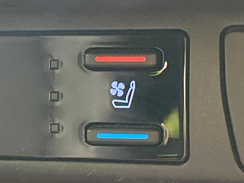 2021 Toyota RAV4 6BA-MXAA54 (UW-6a93a05984e32)[26]