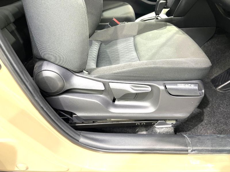 2023 Toyota Yaris Cross 6AA-MXPJ15 (UW-6a93a07244f0f)[13]