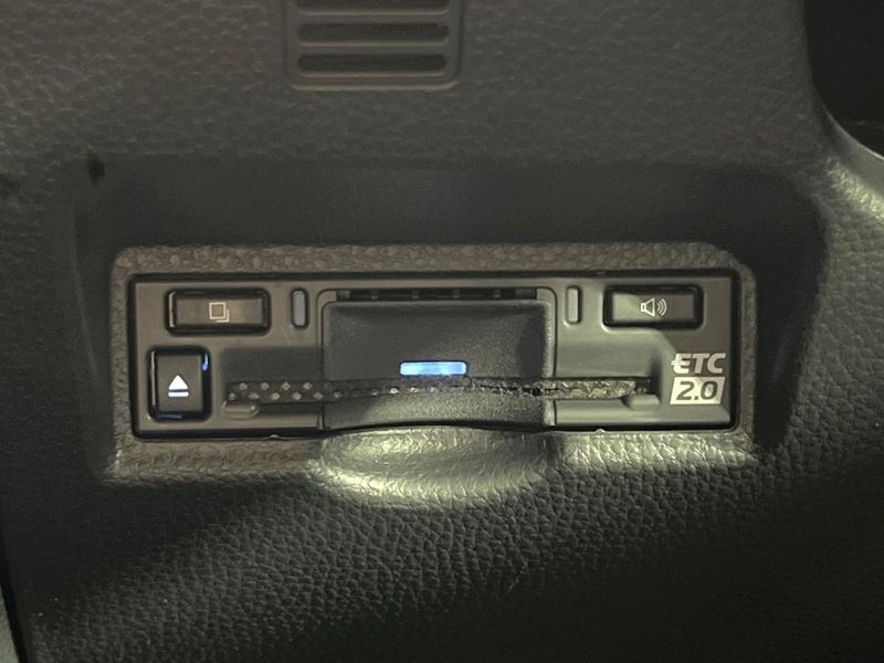 2024 Toyota Voxy 6BA-MZRA90W (UW-6a93a0a3be366)[14]