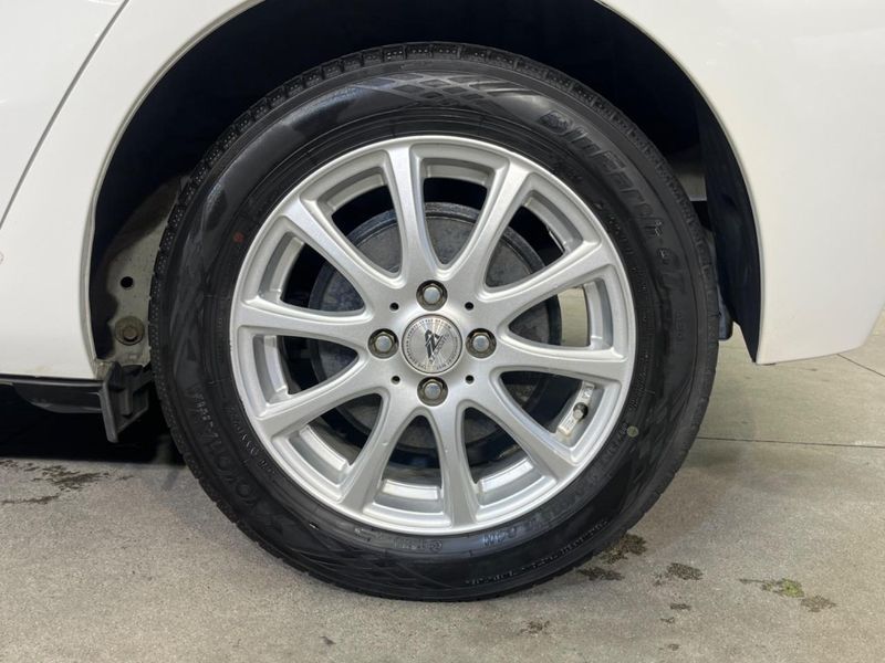 2012 Toyota Aqua DAA-NHP10 (UW-6a93a0b468e3b)[24]