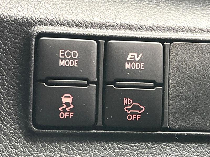 2018 Toyota Sienta DAA-NHP170G (UW-6a93a0bfaf55e)[17]