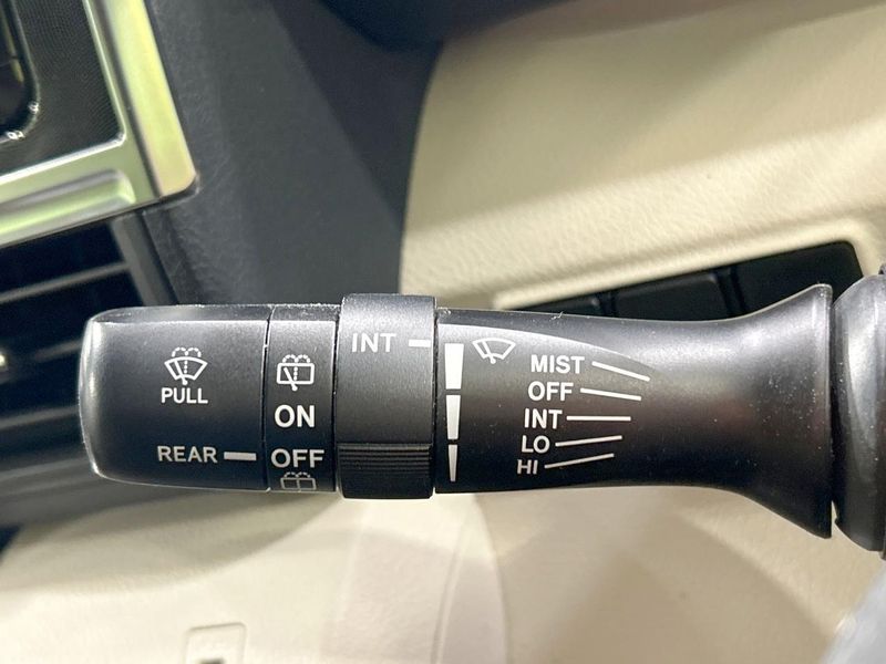 2016 Toyota Sienta DBA-NSP170G (UW-6a93a0c6408cd)[28]