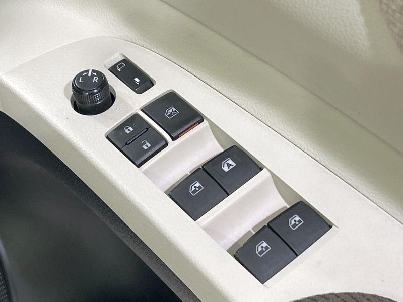 2016 Toyota Sienta DBA-NSP170G (UW-6a93a0c6408cd)[14]
