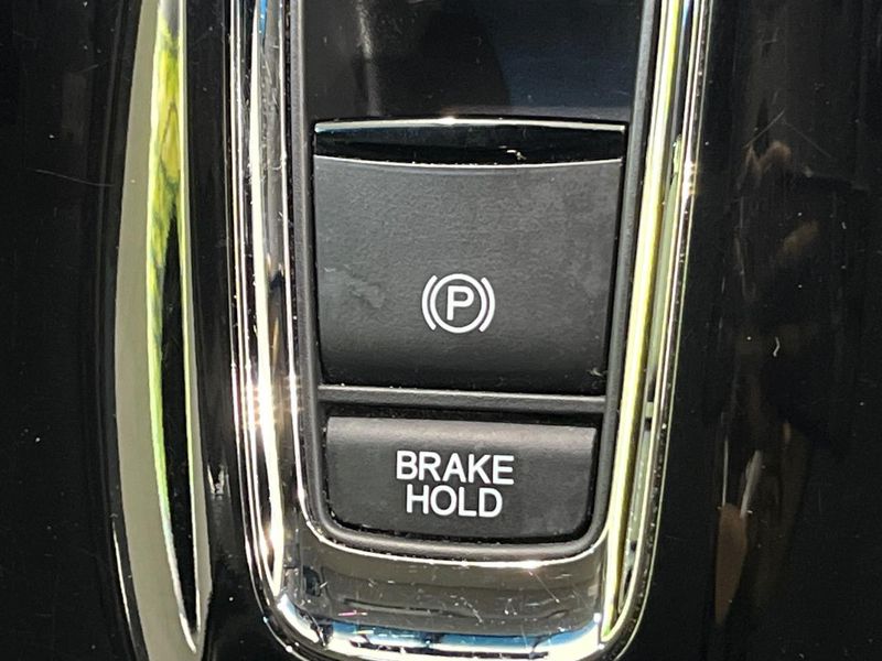 2016 Honda Vezel DAA-RU3 (UW-6a93a0e649879)[13]