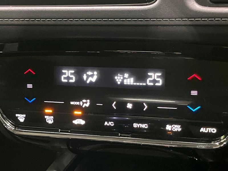 2016 Honda Vezel DAA-RU3 (UW-6a93a0e649879)[9]