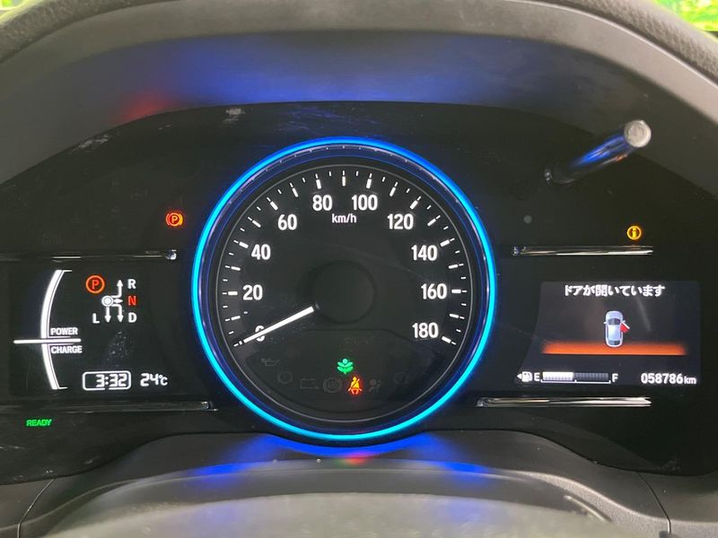 2016 Honda Vezel DAA-RU3 (UW-6a93a0e649879)[27]