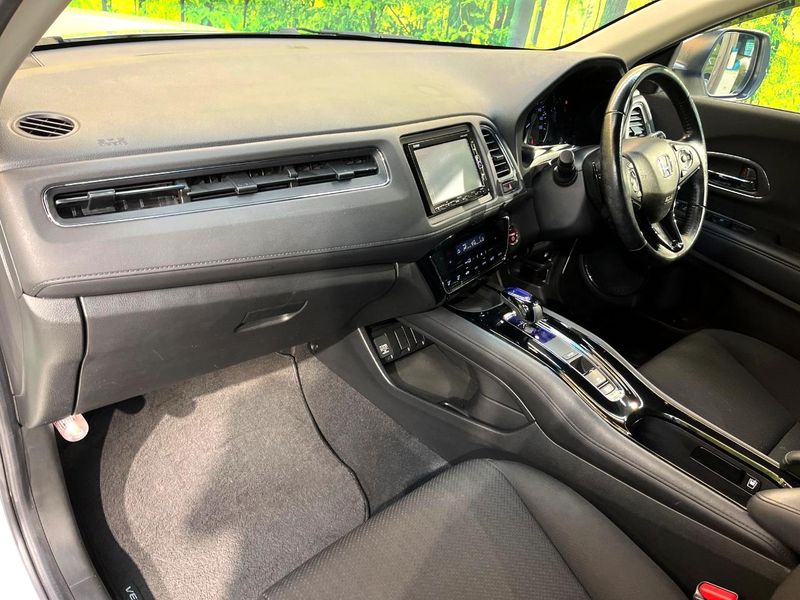 2017 Honda Vezel DAA-RU3 (UW-6a93a0e78c71c)[28]