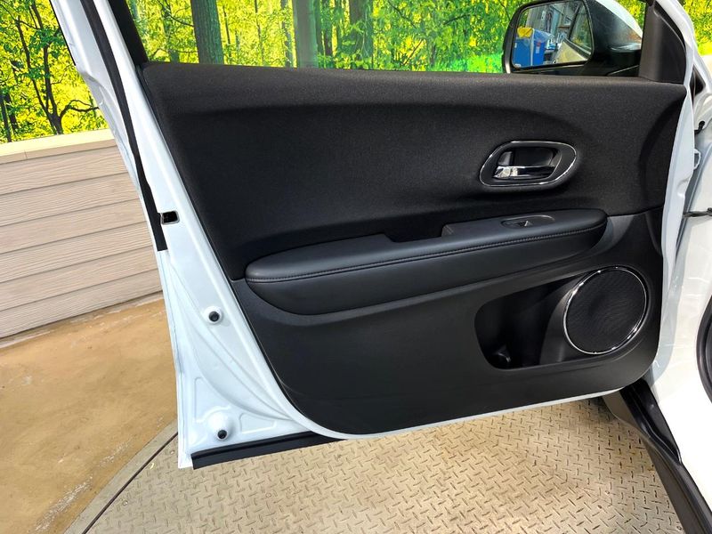 2017 Honda Vezel DAA-RU3 (UW-6a93a0e78c71c)[27]