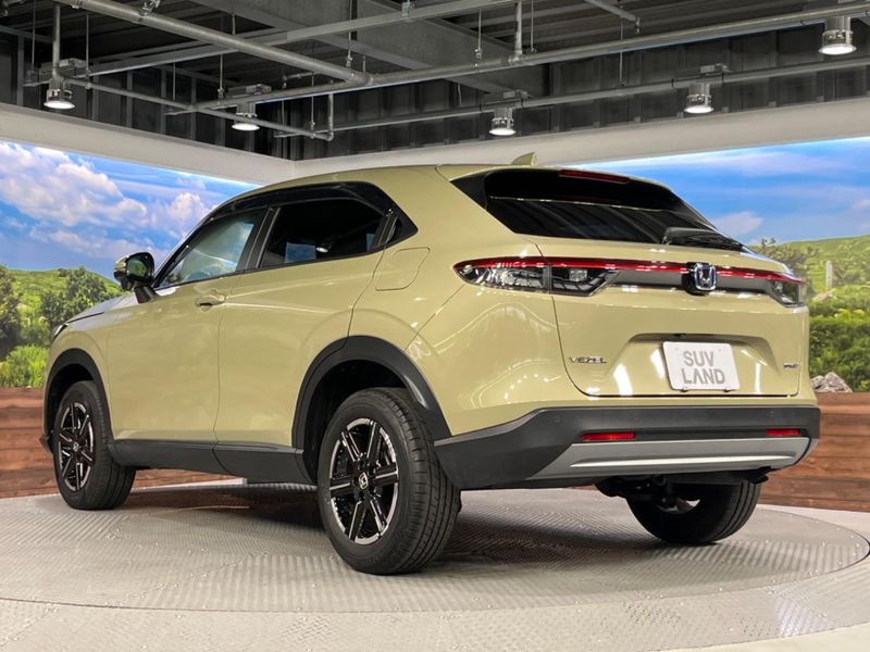 2022 Honda Vezel 6AA-RV5 (UW-6a93a0efc5486)[15]