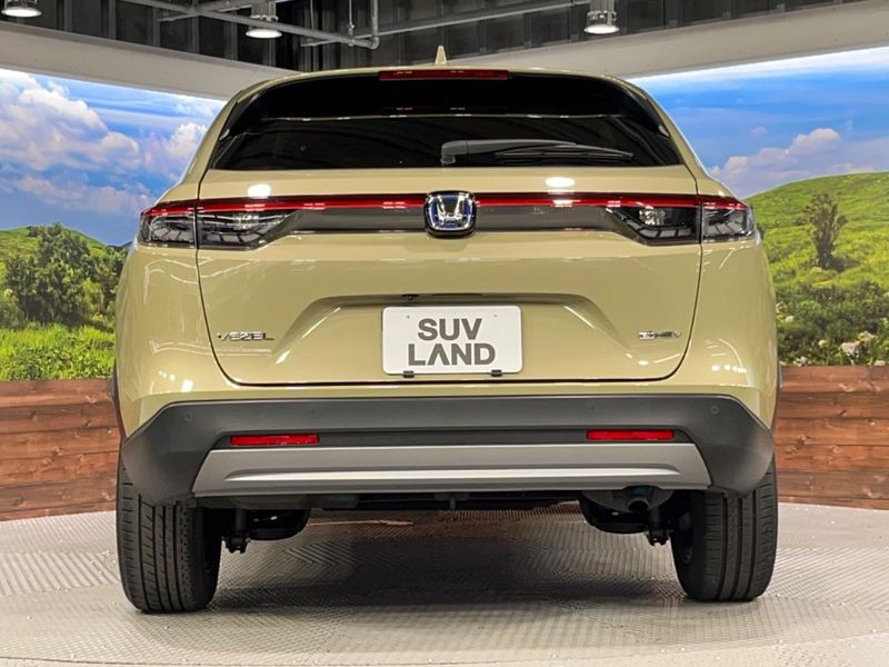 2022 Honda Vezel 6AA-RV5 (UW-6a93a0efc5486)[16]