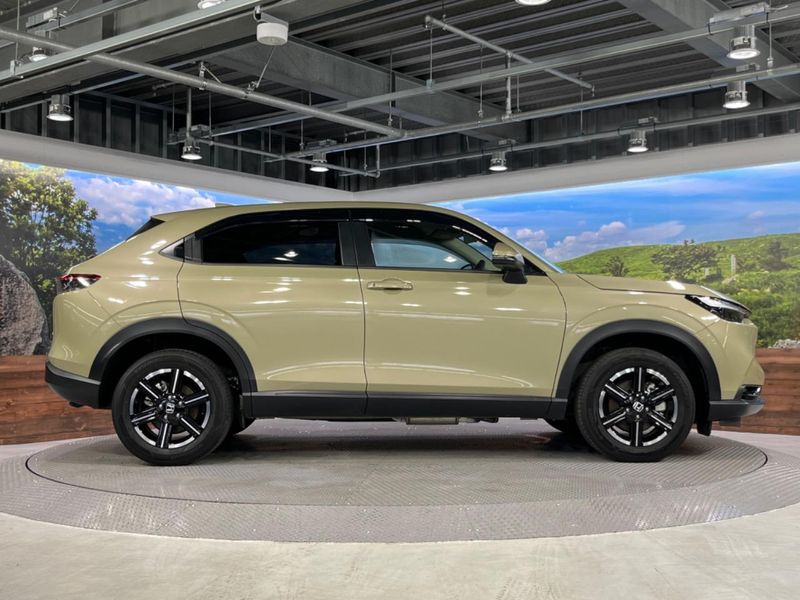 2022 Honda Vezel 6AA-RV5 (UW-6a93a0efc5486)[27]