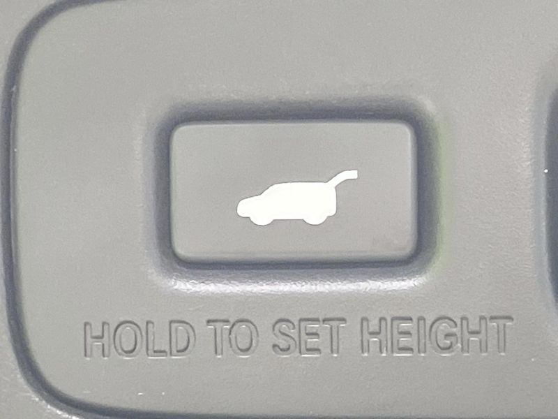 2022 Honda Vezel 6AA-RV5 (UW-6a93a0f096d00)[17]