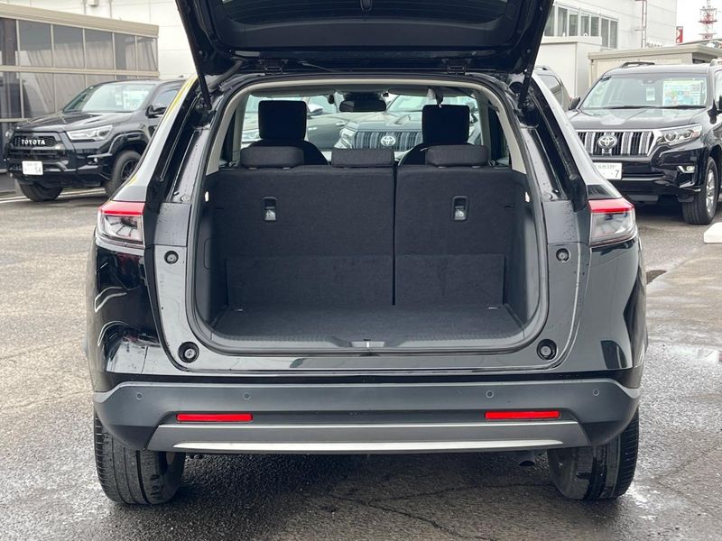 2022 Honda Vezel 6AA-RV5 (UW-6a93a0f1282fb)[24]