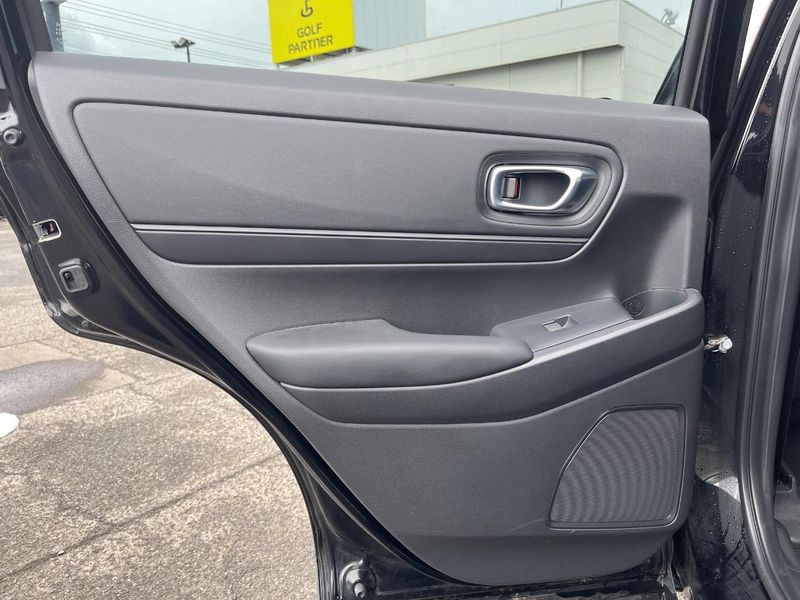 2022 Honda Vezel 6AA-RV5 (UW-6a93a0f1282fb)[18]