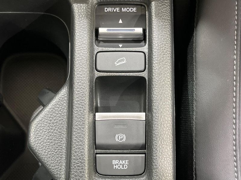 2021 Honda Vezel 6AA-RV6 (UW-6a93a0f981c75)[20]