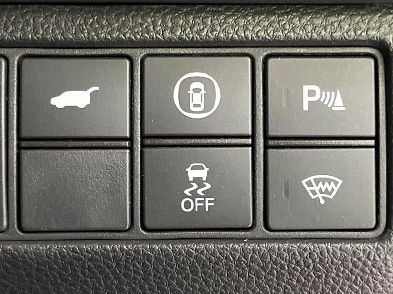 2021 Honda Vezel 6AA-RV6 (UW-6a93a0f981c75)[25]