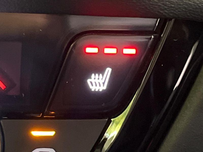 2021 Honda Vezel 6AA-RV6 (UW-6a93a0f981c75)[18]