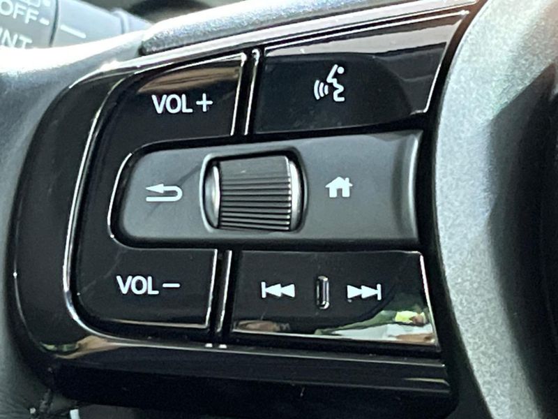 2021 Honda Vezel 6AA-RV6 (UW-6a93a0f981c75)[27]