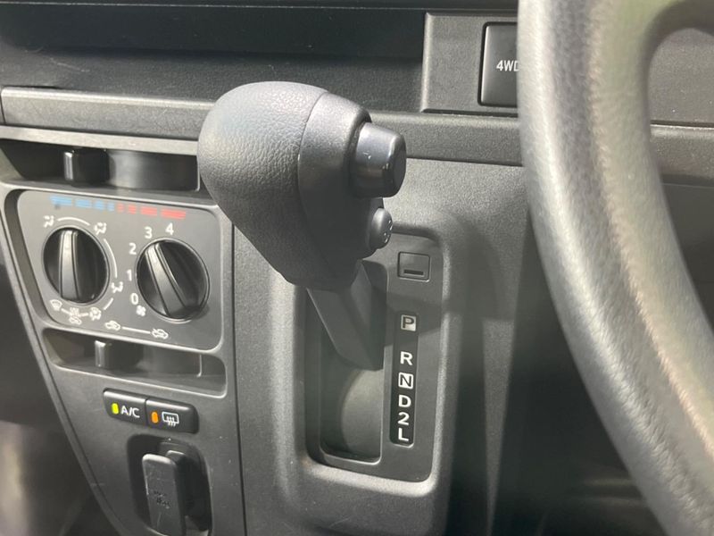 2018 Daihatsu Daihatsu Hijet Cargo EBD-S331V (UW-6a93a10070898)[15]